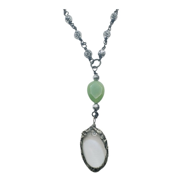 Artisan Magnifying Glass Caged in Silver-Blend Metalwork Jade Wire-Wrap Necklace - Picture 12 of 14